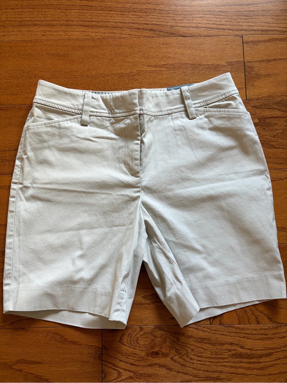Women's Light Beige Stretch Shorts